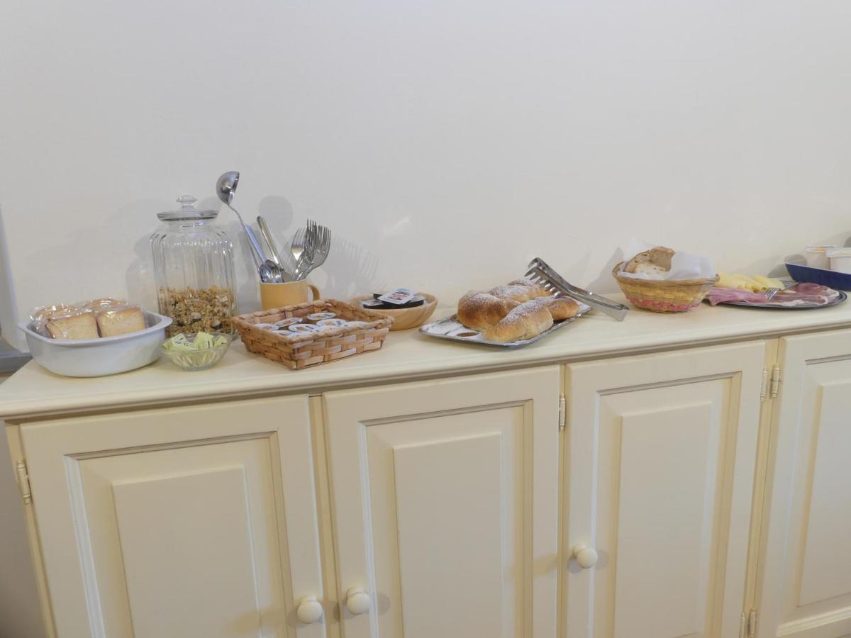 ヴィンチ Helichrysum Bed & Breakfast エクステリア 写真