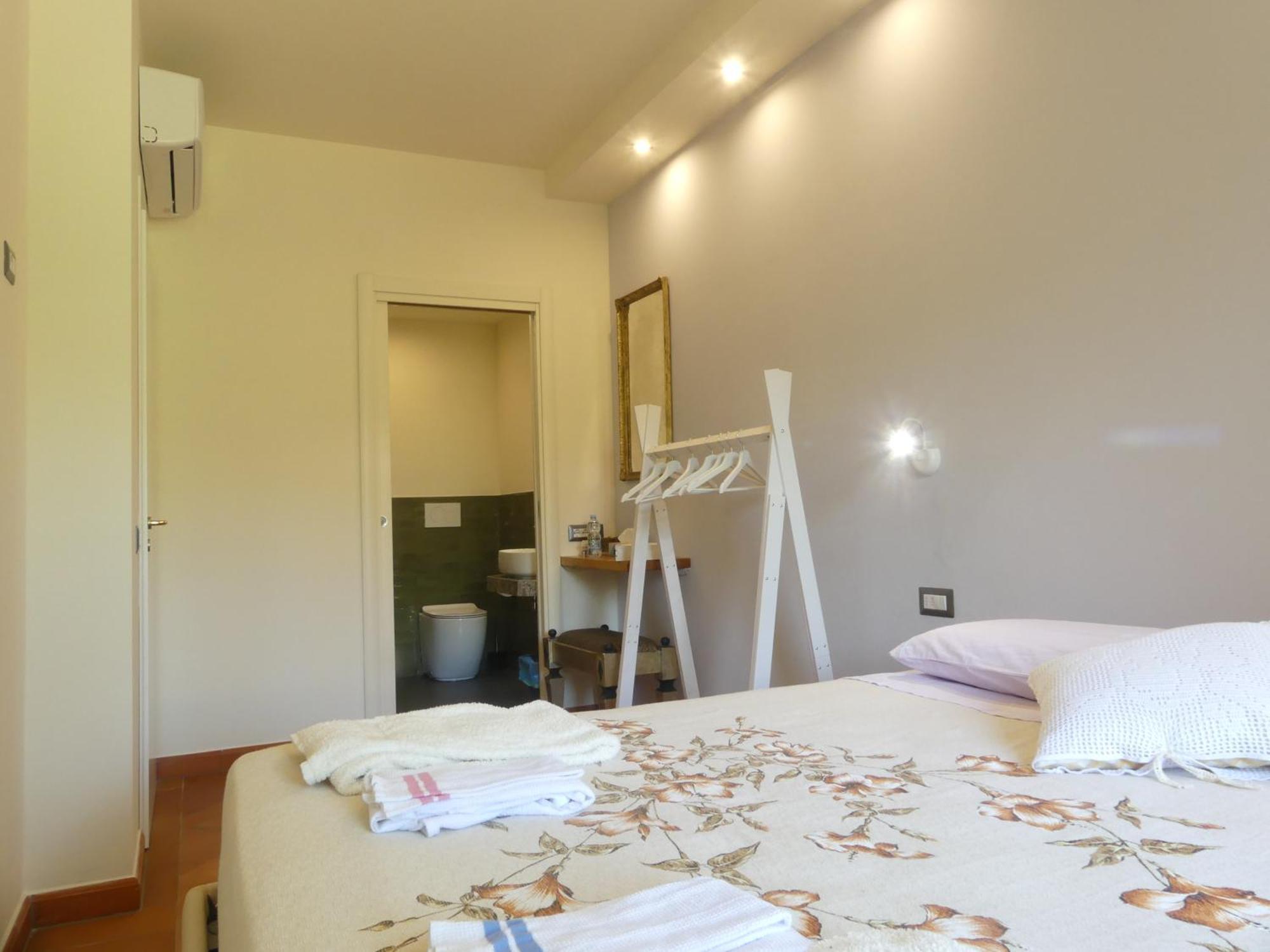 ヴィンチ Helichrysum Bed & Breakfast エクステリア 写真